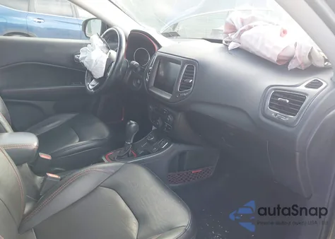 2019 Jeep Compass Trailhawk 4X4 z USA, uszkodzony, nr VIN 3C4NJDDB9KT628649